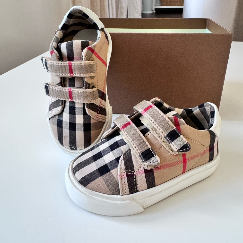 Burberry toddler shoes size 19